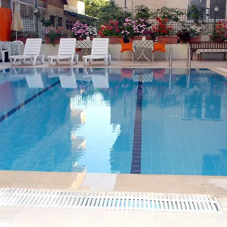 Kleopatra Hermes 3*